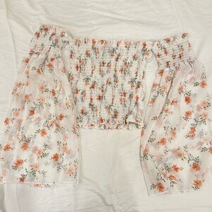 -With tags -Windsor top -flowy sleeves -peach floral designs -light material
